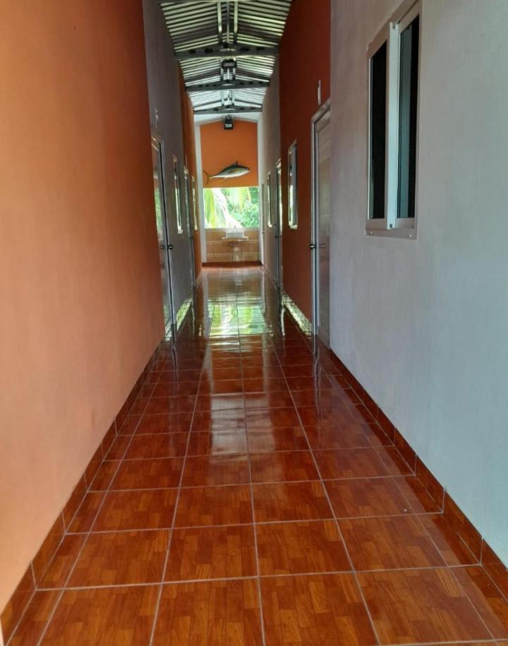 Hotel El Pez Dorado Рио Дулсе Екстериор снимка
